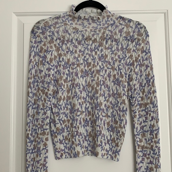 Knit Light Turtle Neck - Picture 1 of 4